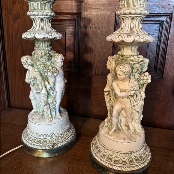 Pair of Italian Sculpted Ceramic Lamps - Picture 1 of 3